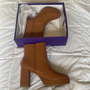 Tan Heeled Boots Size 10, NEVER WORN
